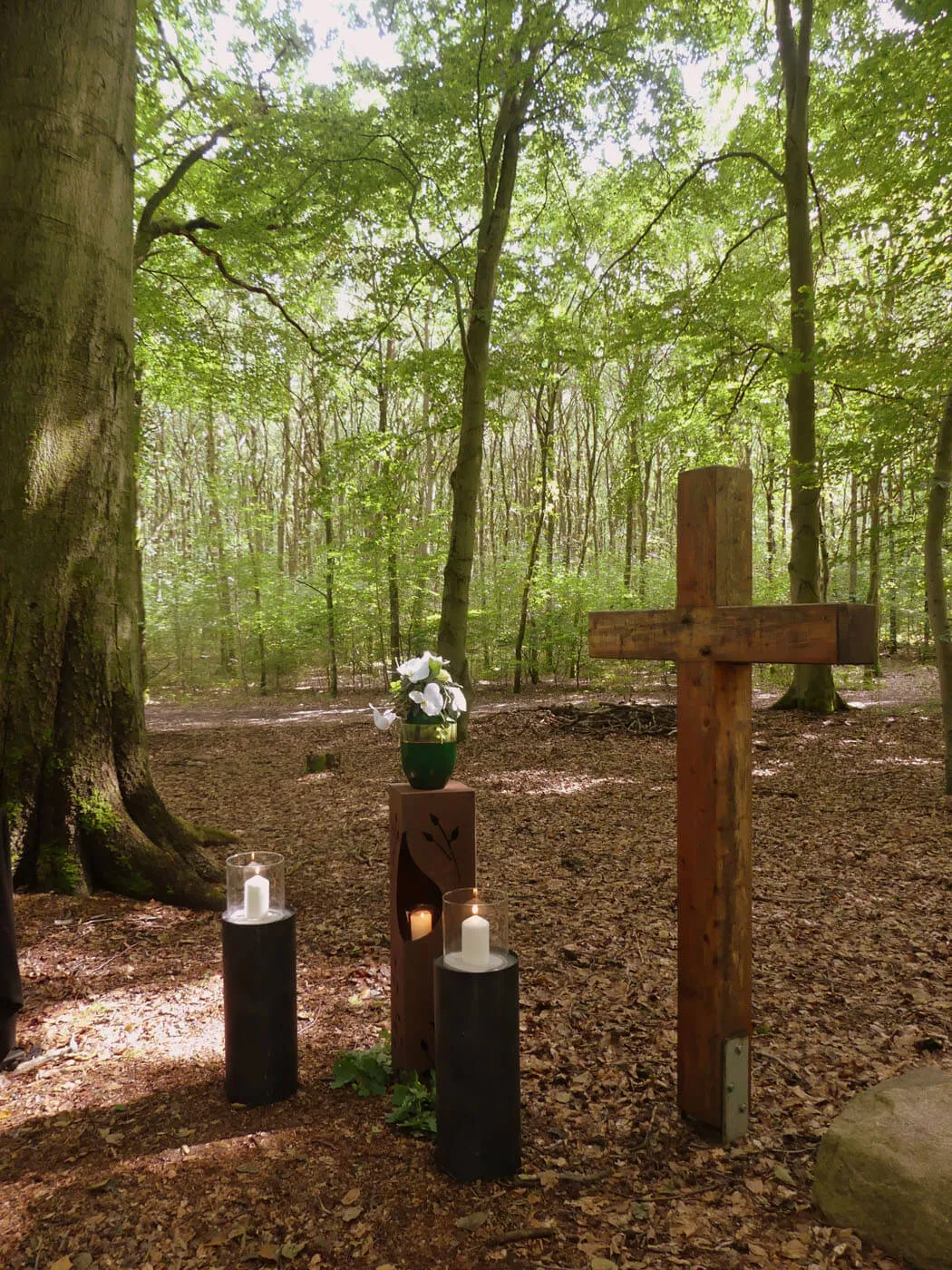Kreuze im Wald